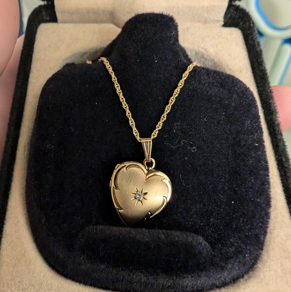 Vintage Princess Mara 14k gold locket and chain with diamond - Picture 1 of 10